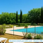 Les Grands Pins