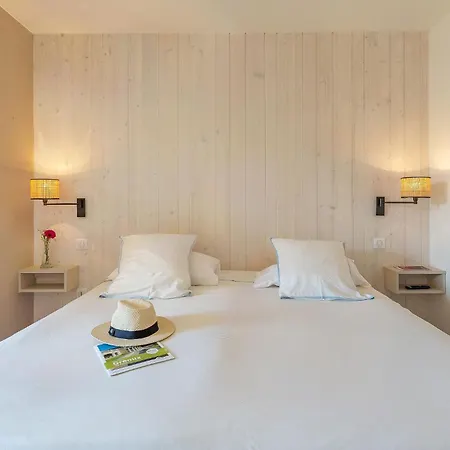 Apartmanhotel Les Grands Pins 3*