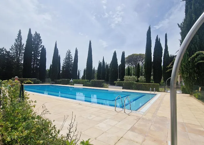 Les Grands Pins 3* Greoux-les-Bains