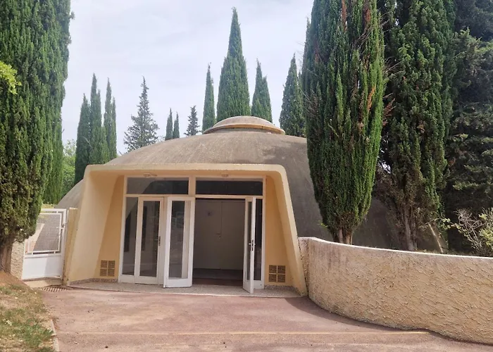 Aparthotel Les Grands Pins 3*